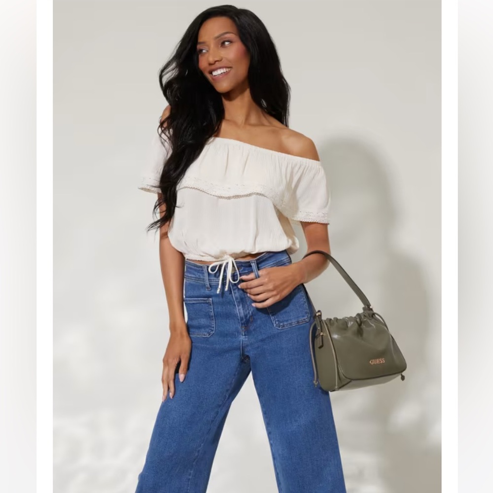 GUESS Belize Off-Shoulder Crop Top NWOT 
Colour Vanilla Blush/Off-white sz XS